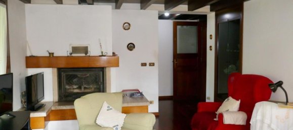 6 bedrooms House in Pordenone, Italy No. 325630 4