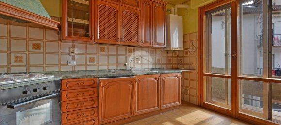 5 rooms Apartment in Imperia, Italy No. 104109 6
