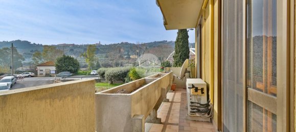 5 rooms Apartment in Imperia, Italy No. 104109 9