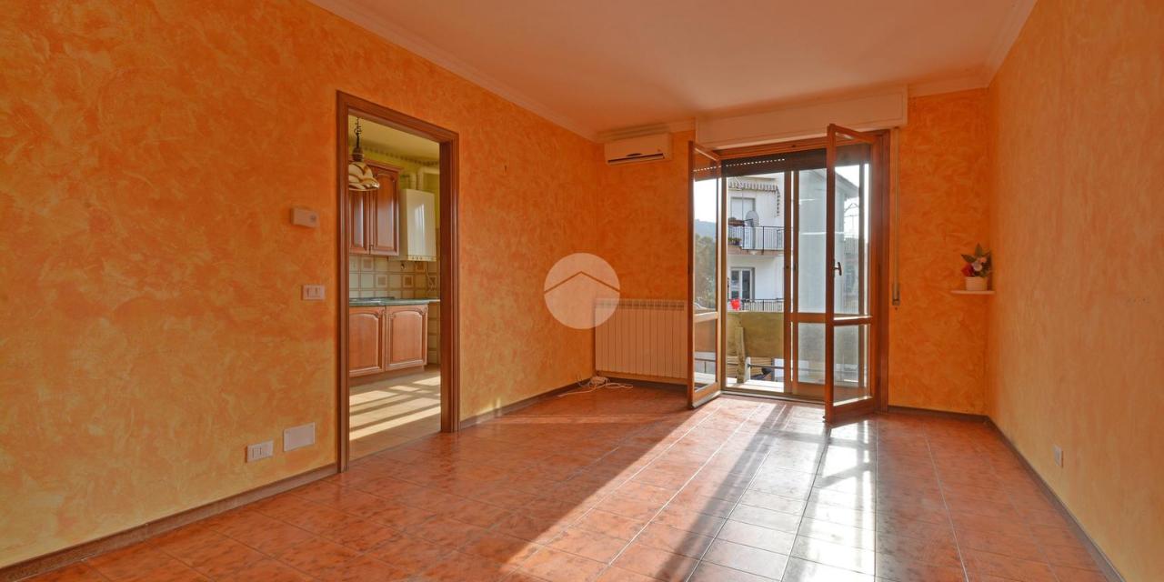 5 rooms Apartment in Imperia, Italy No. 104109