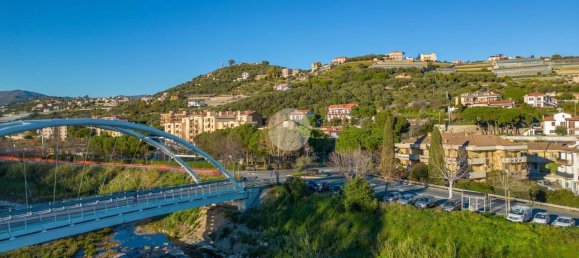 5 rooms Apartment in Imperia, Italy No. 104109 27