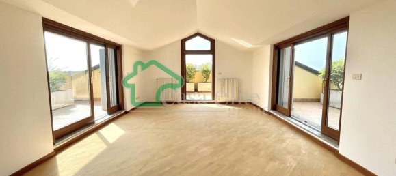 Apartamento de 5 habitaciónes en Crema, Italy No. 199244 47