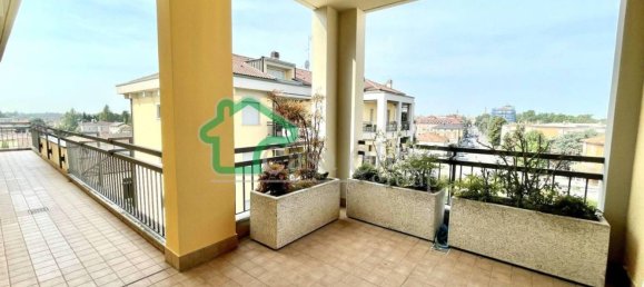 Apartamento de 5 habitaciónes en Crema, Italy No. 199244 8