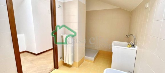 Apartamento de 5 habitaciónes en Crema, Italy No. 199244 45