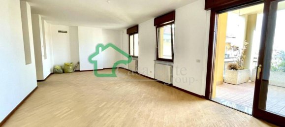 Apartamento de 5 habitaciónes en Crema, Italy No. 199244 6