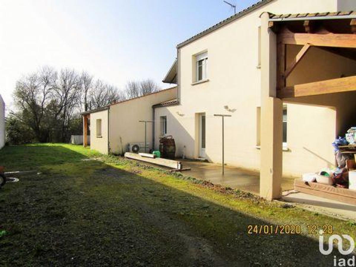 5 Schlafzimmer Haus in Anais, France, Nr. 23245