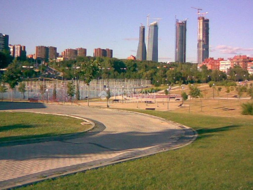 2 rooms Apartment in Madrid, Spain No. 168324