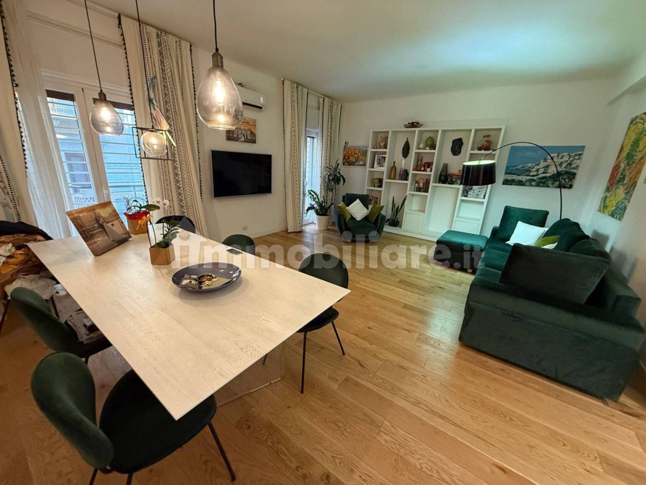 Apartamento de 2 dormitorios en Bari, Italy No. 317551