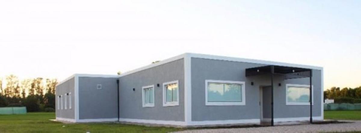 3 bedrooms House in Marcos Paz, Argentina No. 16031