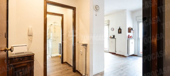 Apartamento de 3 dormitorios en Oggiono, Italy No. 235226 16