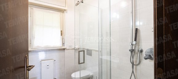 Apartamento de 3 dormitorios en Oggiono, Italy No. 235226 12