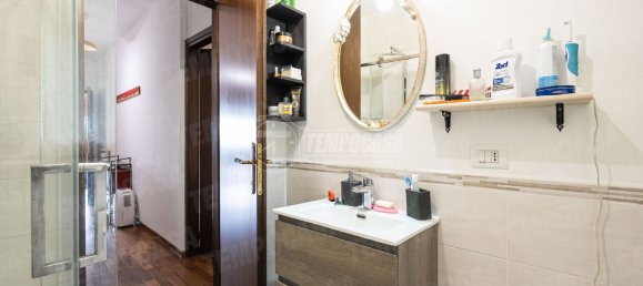 Apartamento de 3 dormitorios en Oggiono, Italy No. 235226 10