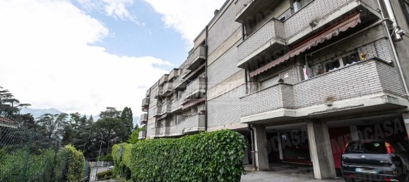 Apartamento de 3 dormitorios en Oggiono, Italy No. 235226 8