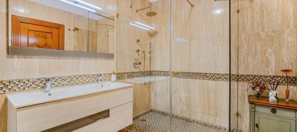 4 bedrooms Villa in Marbella, Spain No. 154142 10