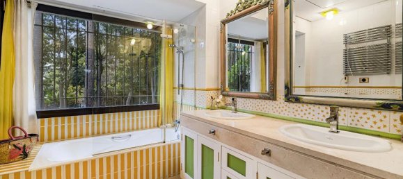 4 bedrooms Villa in Marbella, Spain No. 154142 11