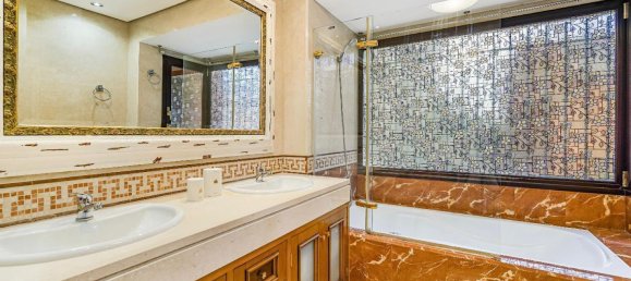 4 bedrooms Villa in Marbella, Spain No. 154142 17