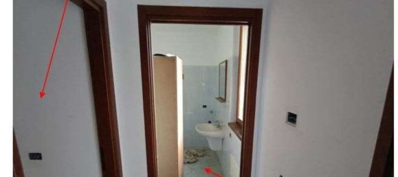 Apartamento de 3 dormitorios en Como, Italy No. 380600 5