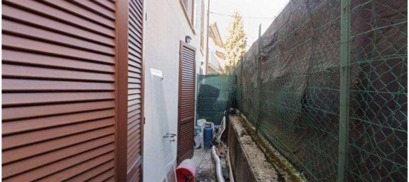 Apartamento de 3 dormitorios en Como, Italy No. 380600 10