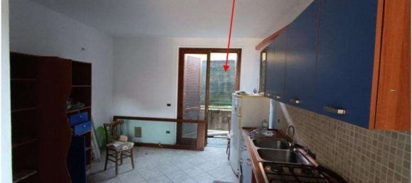Apartamento de 3 dormitorios en Como, Italy No. 380600 4