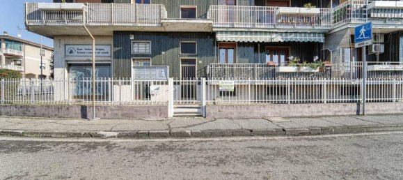 3-salle Appartement à Sordio, Italy No. 37245 22