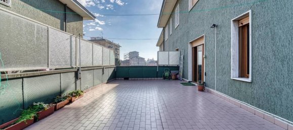 3-salle Appartement à Sordio, Italy No. 37245 17