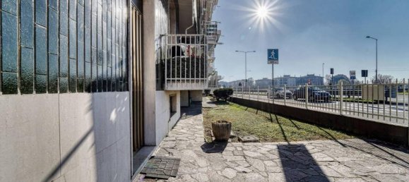 3-salle Appartement à Sordio, Italy No. 37245 20