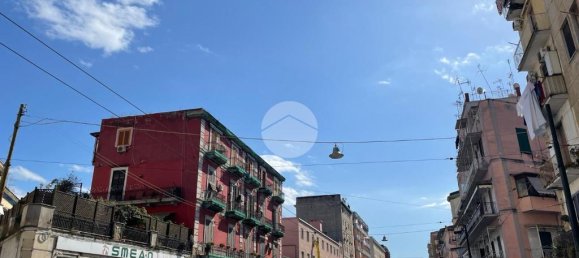 2 bedrooms Apartment in Naples, Italy No. 33992 2