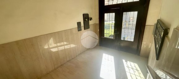 2 bedrooms Apartment in Naples, Italy No. 33992 5