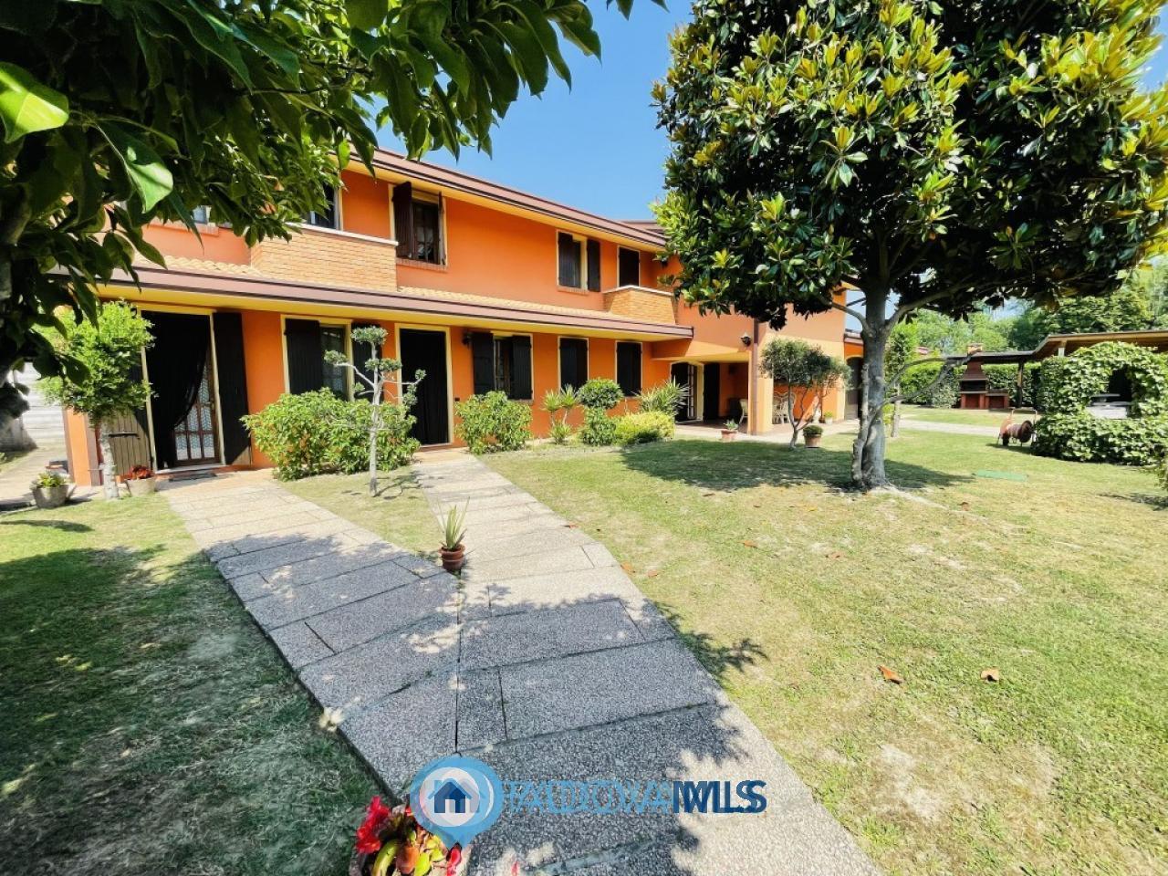 8 rooms Villa in Noventa Padovana, Italy No. 31787