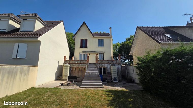 3 chambres Maison à Vaujours, France No. 311159