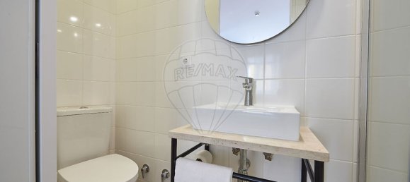 348m² Building in Leiria, Portugal No. 132005 2