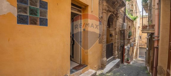 1 Schlafzimmer Haus in Caltagirone, Italy, Nr. 123802 2