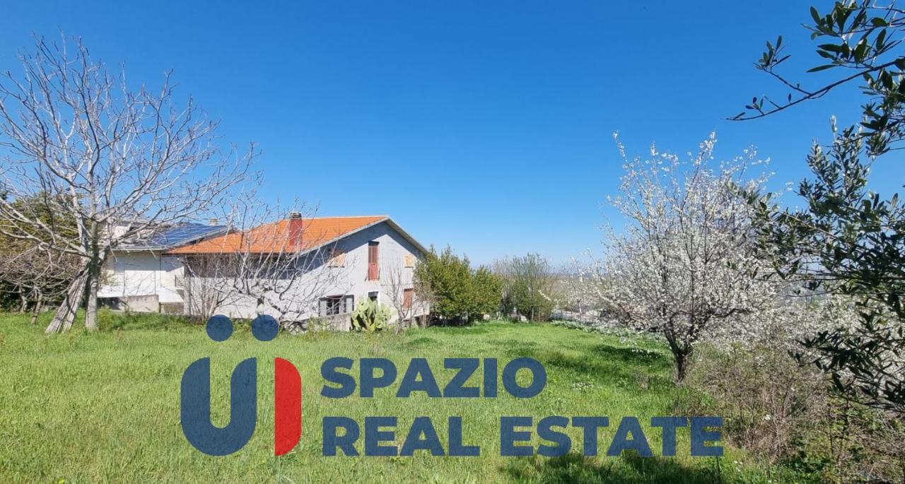 4 rooms House in Guardiagrele, Italy No. 35065