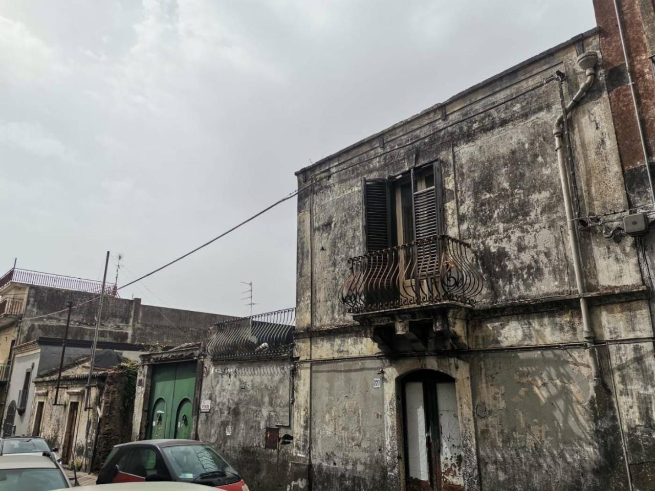 Casa de 8 habitaciónes en Gravina di Catania, Italy No. 163762