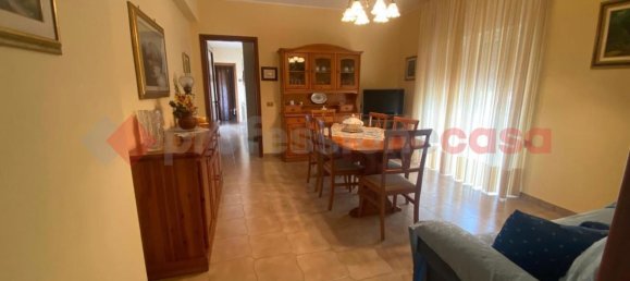3 bedrooms Apartment in Messina, Italy No. 333037 2
