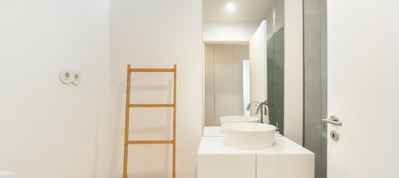 3 bedrooms Apartment in Porto, Portugal No. 106216 25