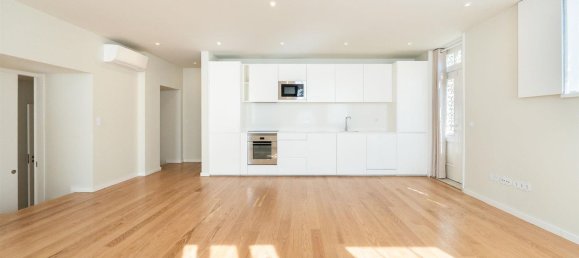 3 bedrooms Apartment in Porto, Portugal No. 106216 3