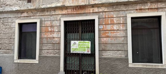 Edifício de 5 divisões em Ala, Italy N.º 269594 2