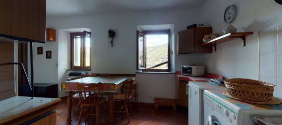 2 bedrooms House in Coreglia Antelminelli, Italy No. 237813 5