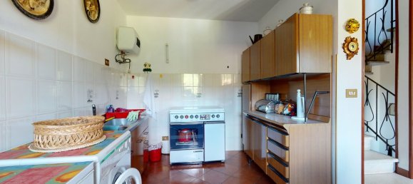 2 bedrooms House in Coreglia Antelminelli, Italy No. 237813 4