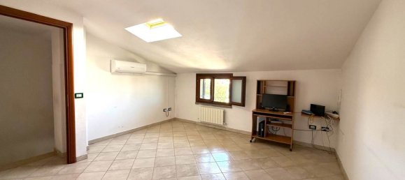 4 bedrooms House in Cecina, Italy No. 372741 19