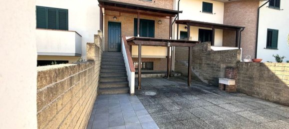 4 bedrooms House in Cecina, Italy No. 372741 2