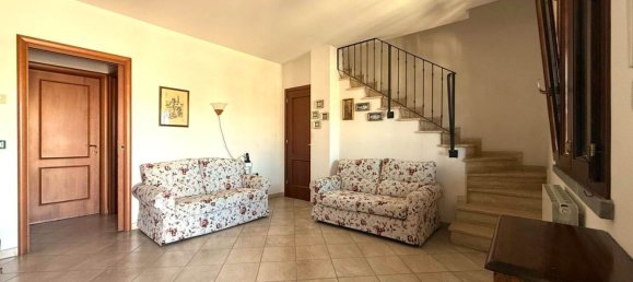 4 bedrooms House in Cecina, Italy No. 372741 6