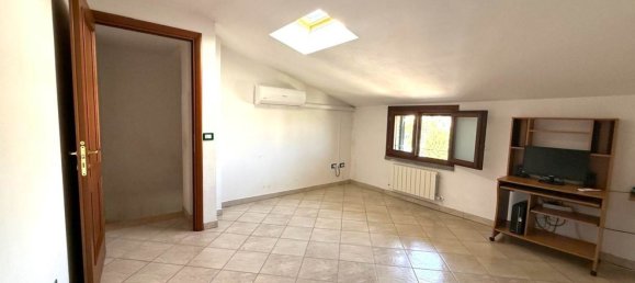 4 bedrooms House in Cecina, Italy No. 372741 18