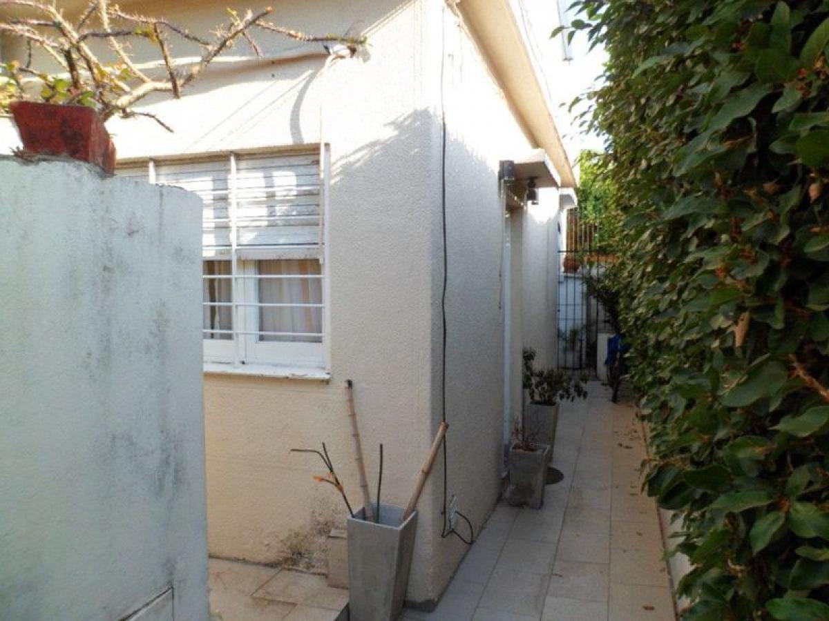 Дом с 2 спальнями в Морон, Аргентина № 64009