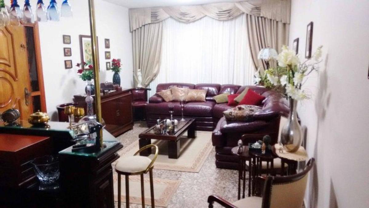 Casa de 4 dormitorios en Sao Paulo, Brazil No. 504790