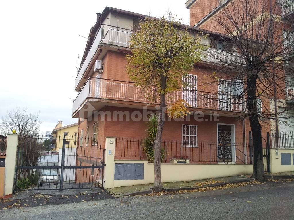 2 Schlafzimmer Wohnung in Rome, Italy, Nr. 395852