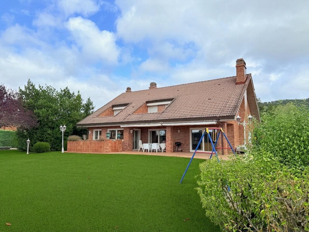 Casa de 5 dormitorios en Comunidad Foral de Navarra, Spain No. 228263