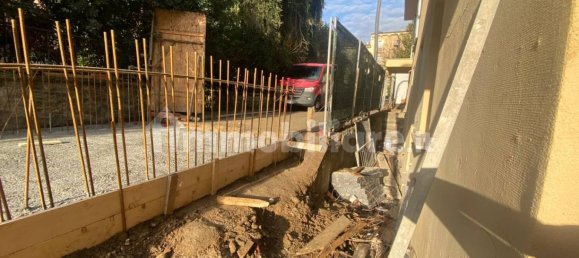 1 bedroom Apartment in Florence, Italy No. 215033 4