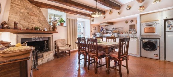 8 rooms House in Monteleone d'Orvieto, Italy No. 306890 3